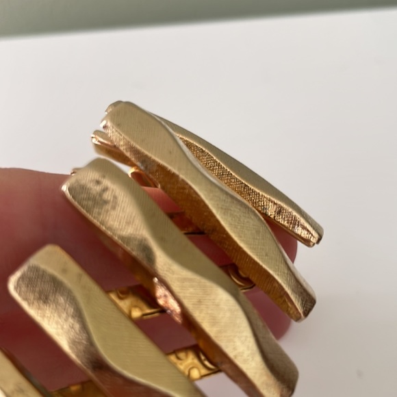 Gold colored bracelet - Picture 5 of 6